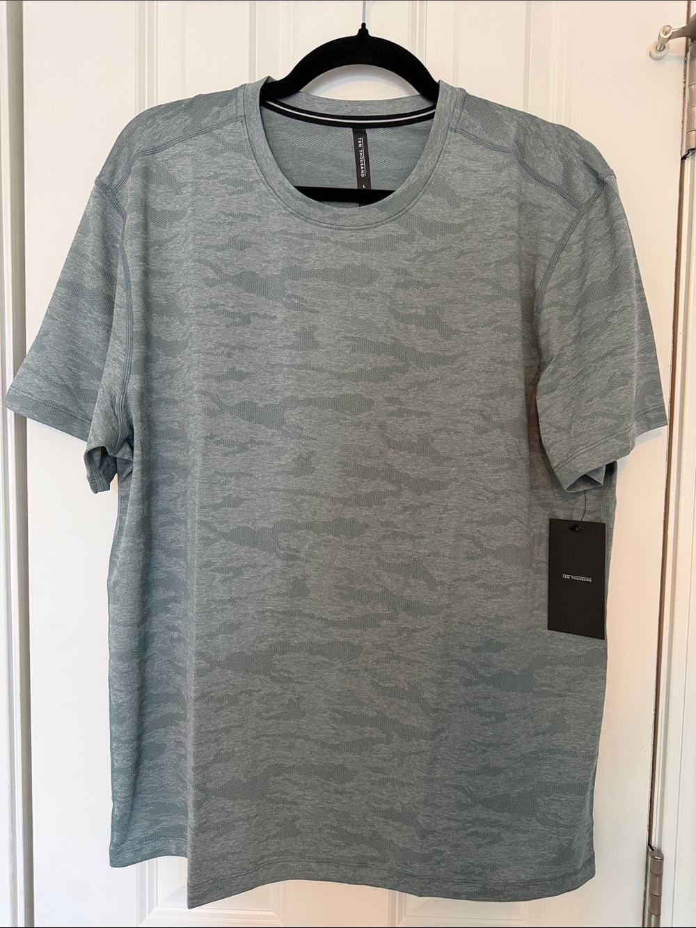 NWT Men's Short-Sleeve Crew Neck Shirt